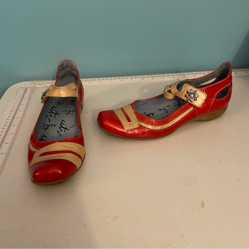 UTV Un tour  en ville women’s red ballet‎ flat shoes in size 36